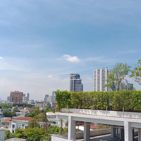 J Residence Thonglor 8 Бангкок Экстерьер фото