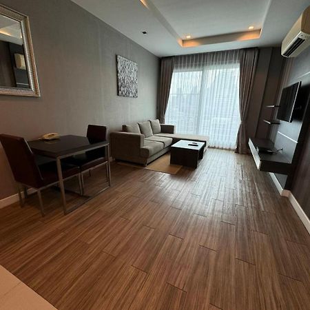 J Residence Thonglor 8 Бангкок Экстерьер фото