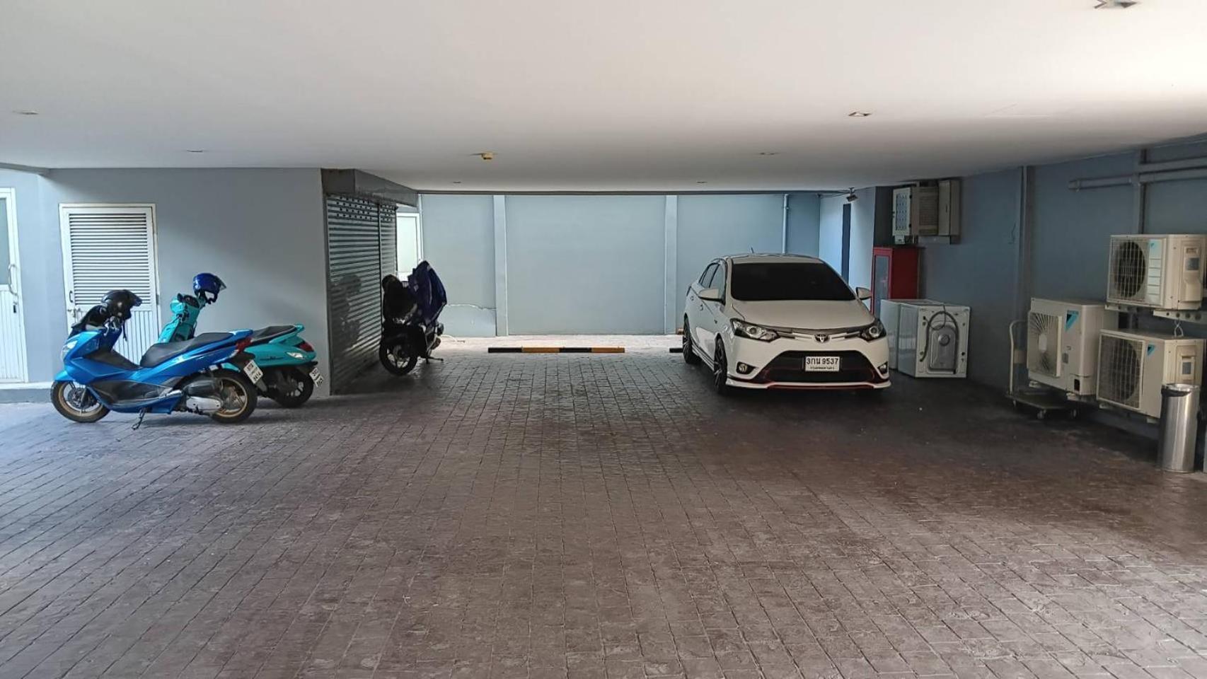 J Residence Thonglor 8 Бангкок Экстерьер фото
