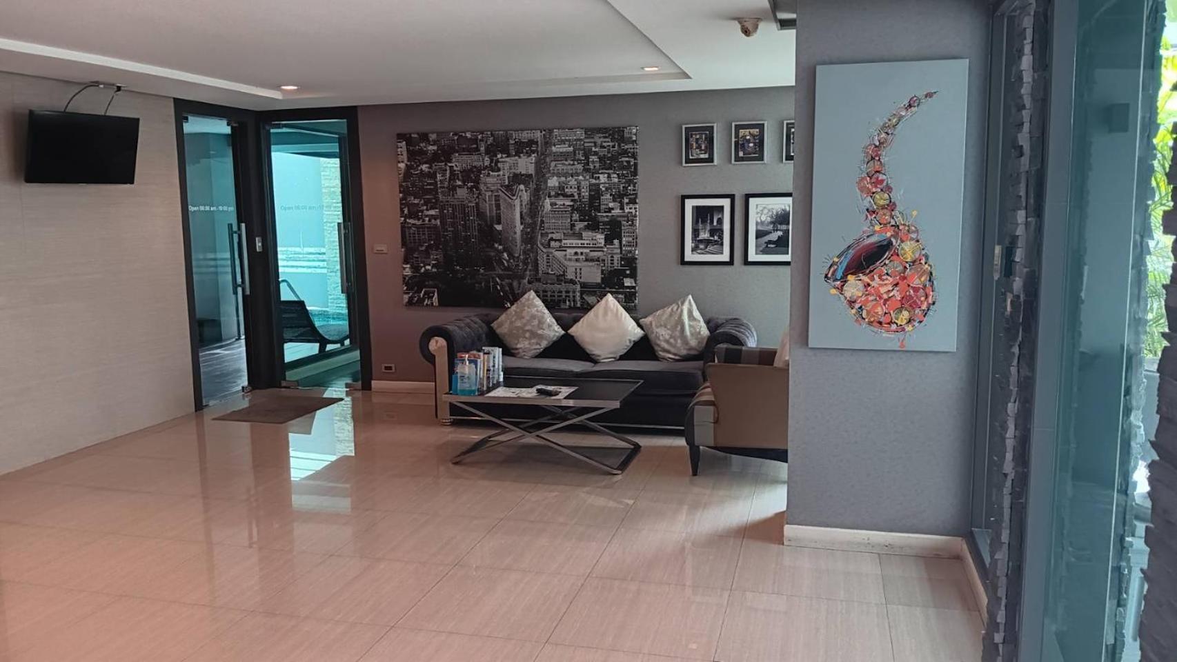 J Residence Thonglor 8 Бангкок Экстерьер фото