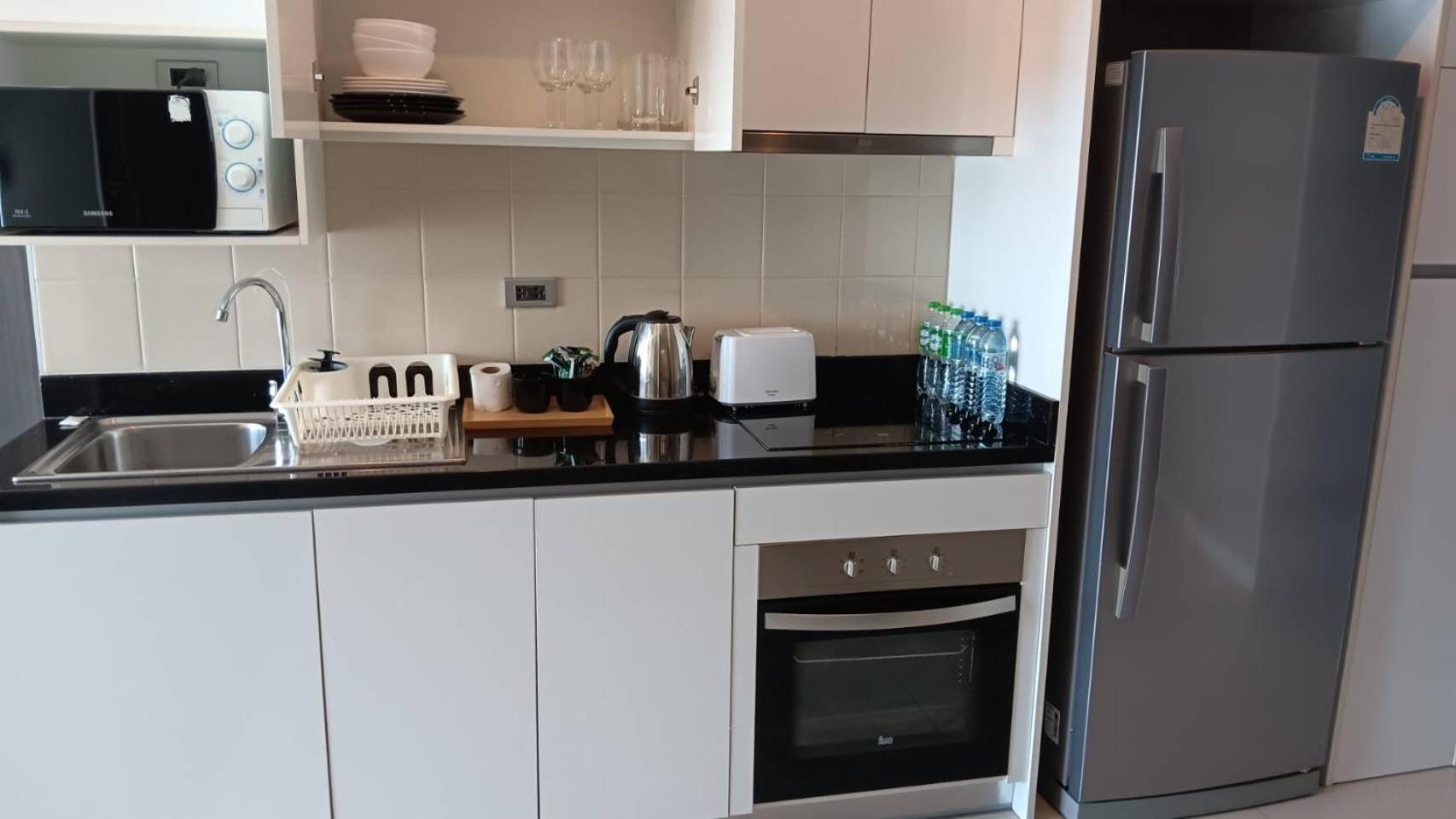 J Residence Thonglor 8 Бангкок Экстерьер фото