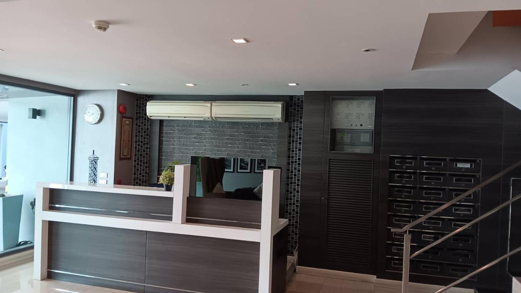 J Residence Thonglor 8 Бангкок Экстерьер фото